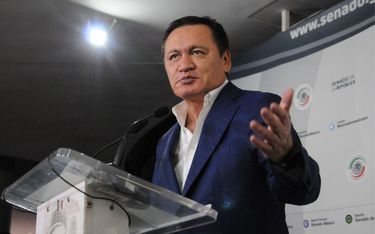 Osorio Chong perdería militancia en el PRI si deja bancada en el Senado