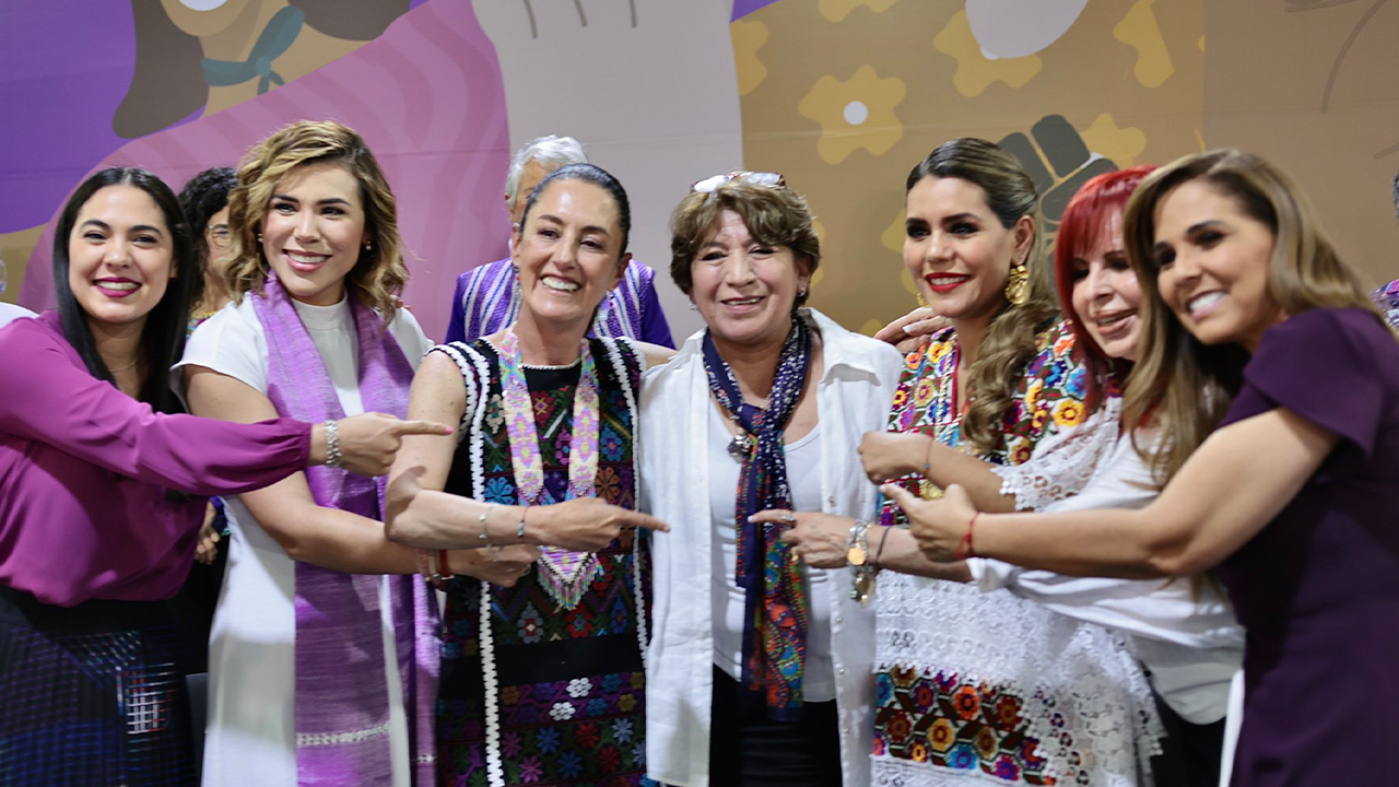Gobernadoras de Morena arropan a Claudia Sheinbaum en evento por el Día de la Mujer