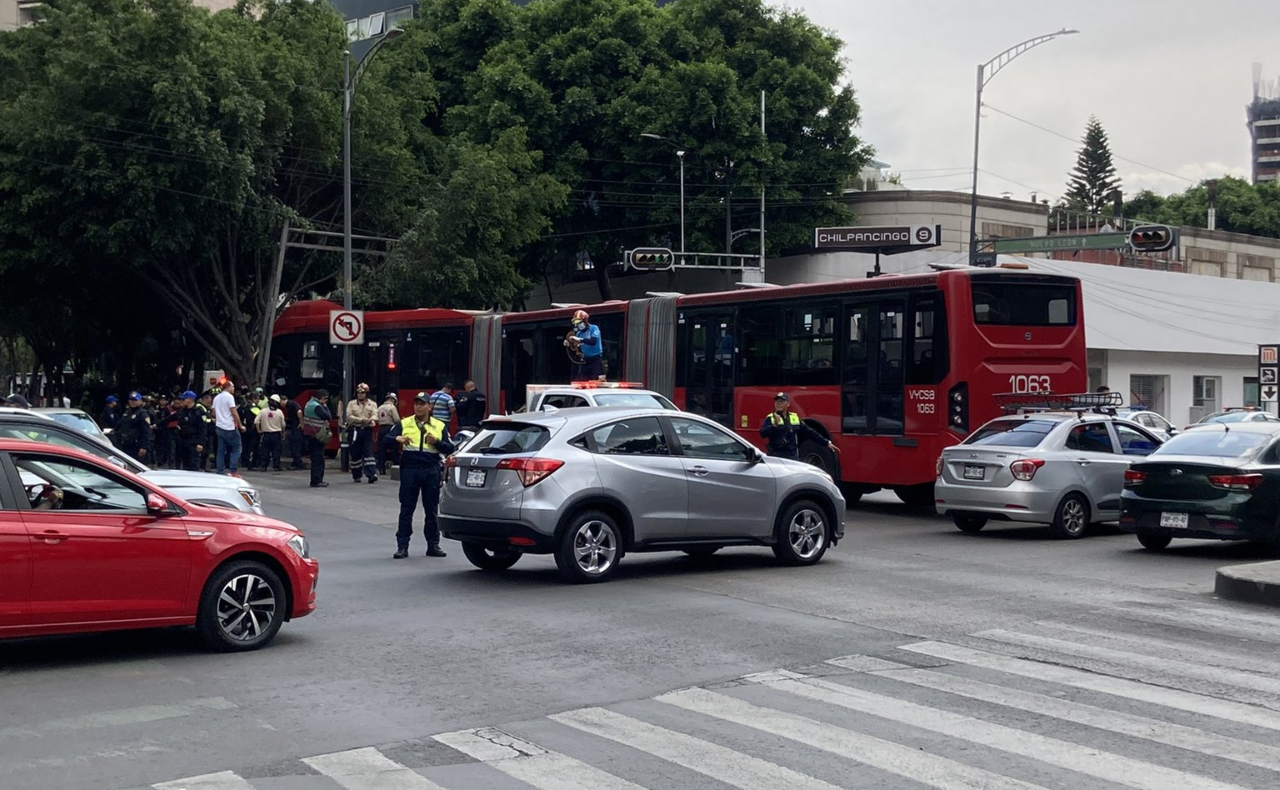 Choque de Metrobús deja al menos 20 lesionados en Insurgentes Sur