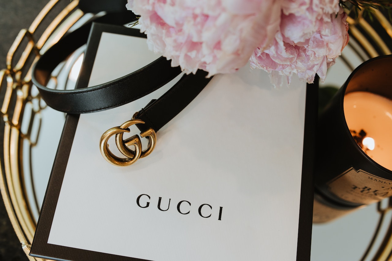 Comisión Europea investiga a Gucci en operación antimonopolio
