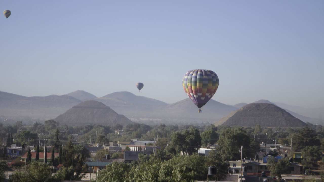 Puede haber hasta 25 globos aerostáticos irregulares en Teotihuacán, alerta piloto