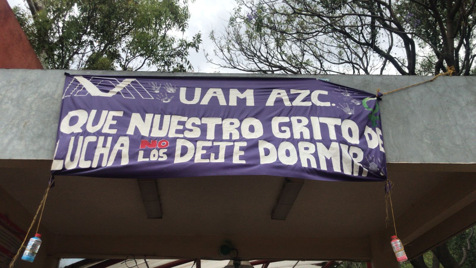 Tras recibir amenazas de porros, estudiantes en paro entregan sede de la UAM Azcapotzalco