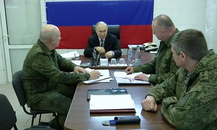 Putin visita a las tropas en los territorios controlados por Rusia en Ucrania