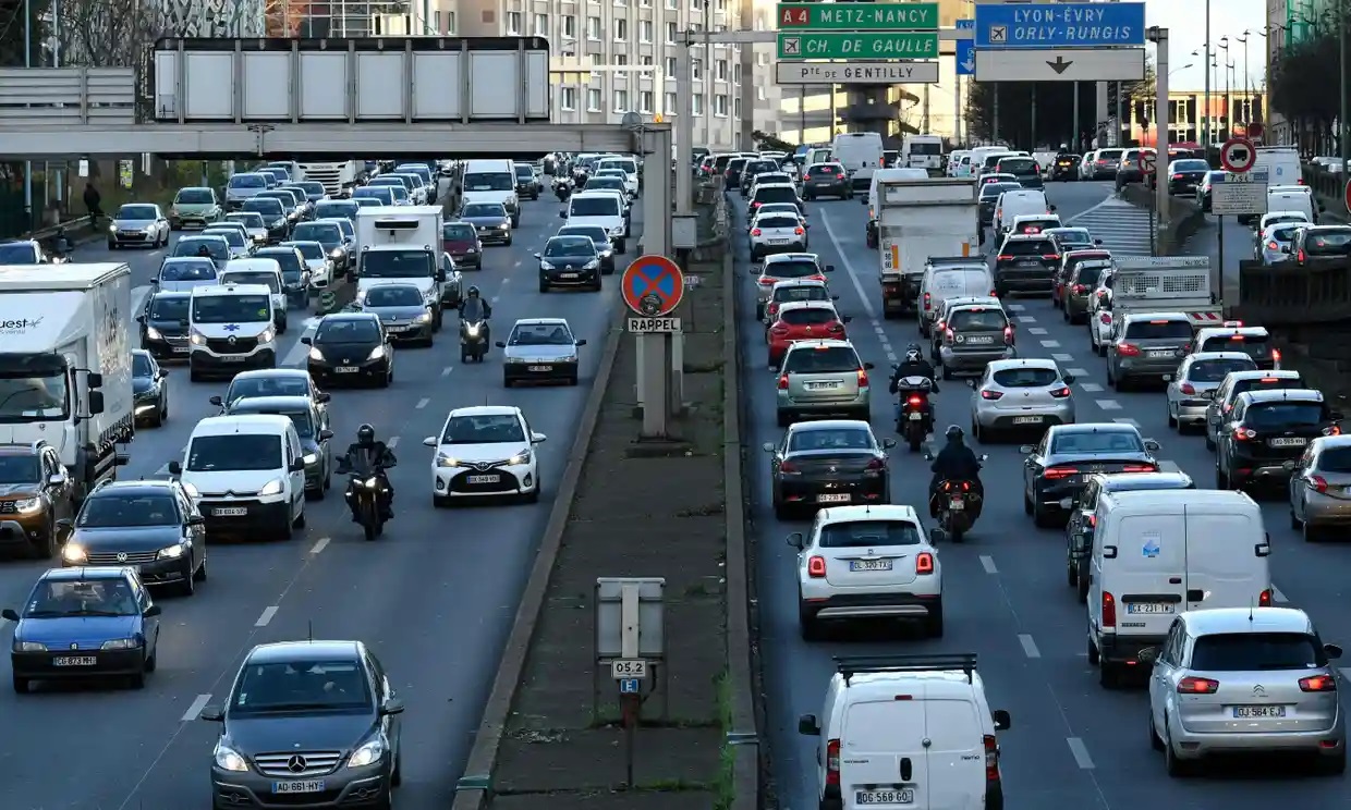 Respirar por años la contaminación producida por el tráfico vehicular aumenta tasas de mortalidad: estudio