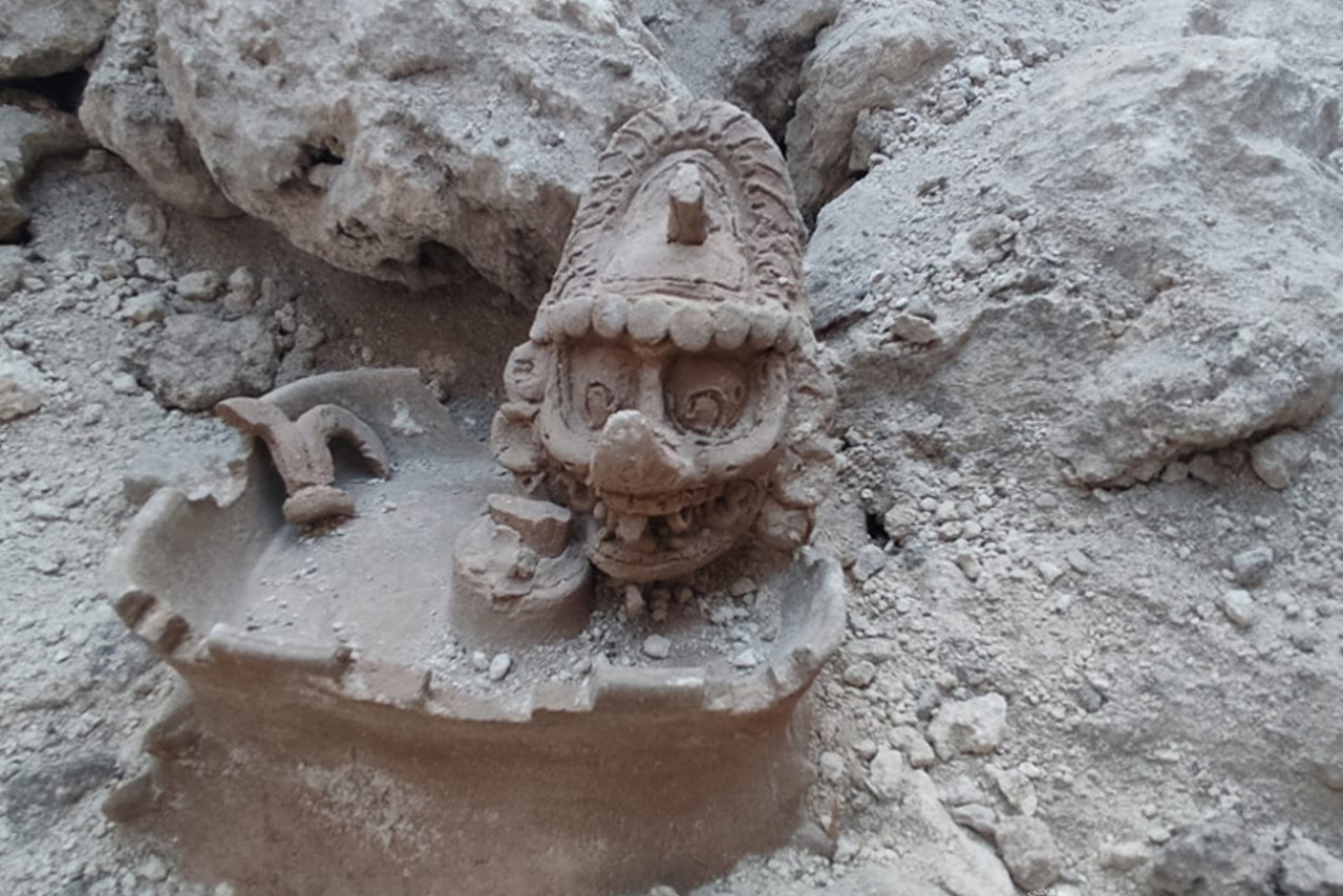 Restos de dios maya K’awiil son hallados en excavaciones del Tren Maya