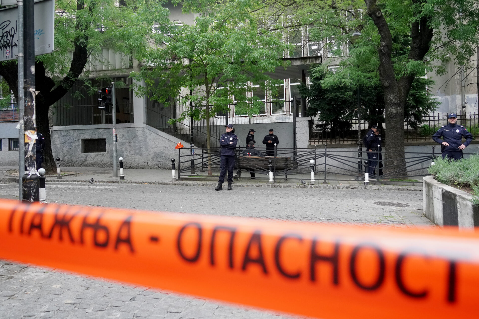 Adolescente mata a 9 personas en una primaria de Serbia; tenía lista de víctimas