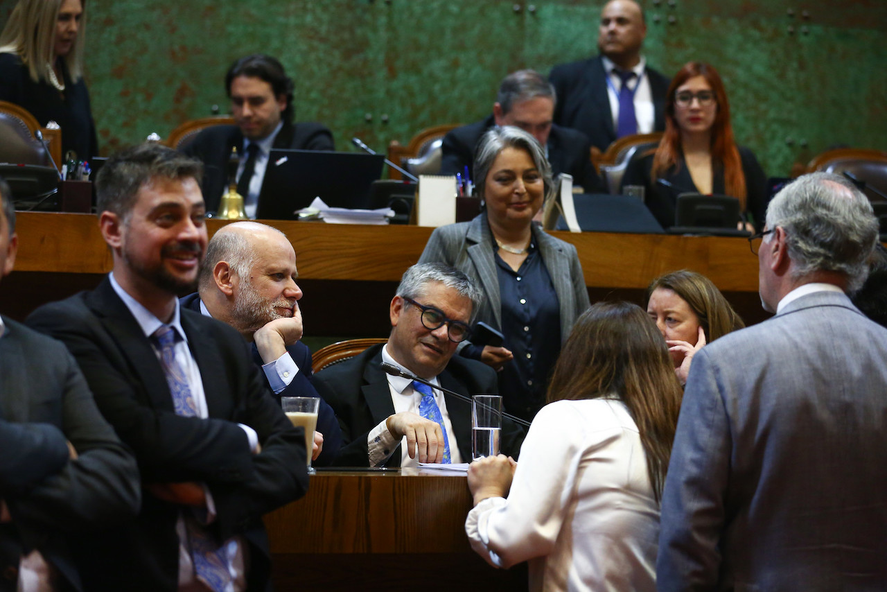 Cámara de Diputados de Chile aprueba aumentar el salario mínimo