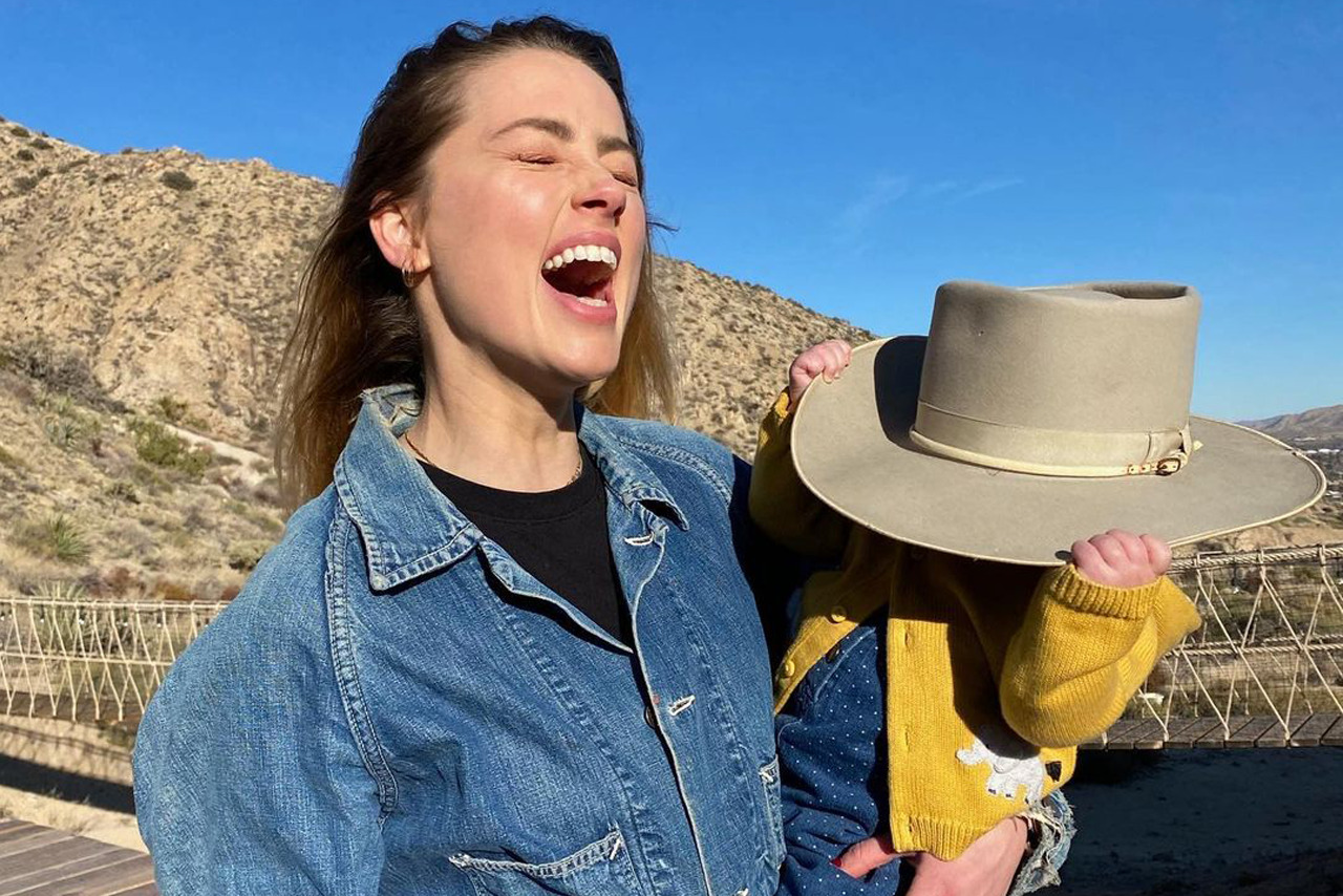 Amber Heard se mudó a España junto con su hija para estar ‘lejos del ruido’