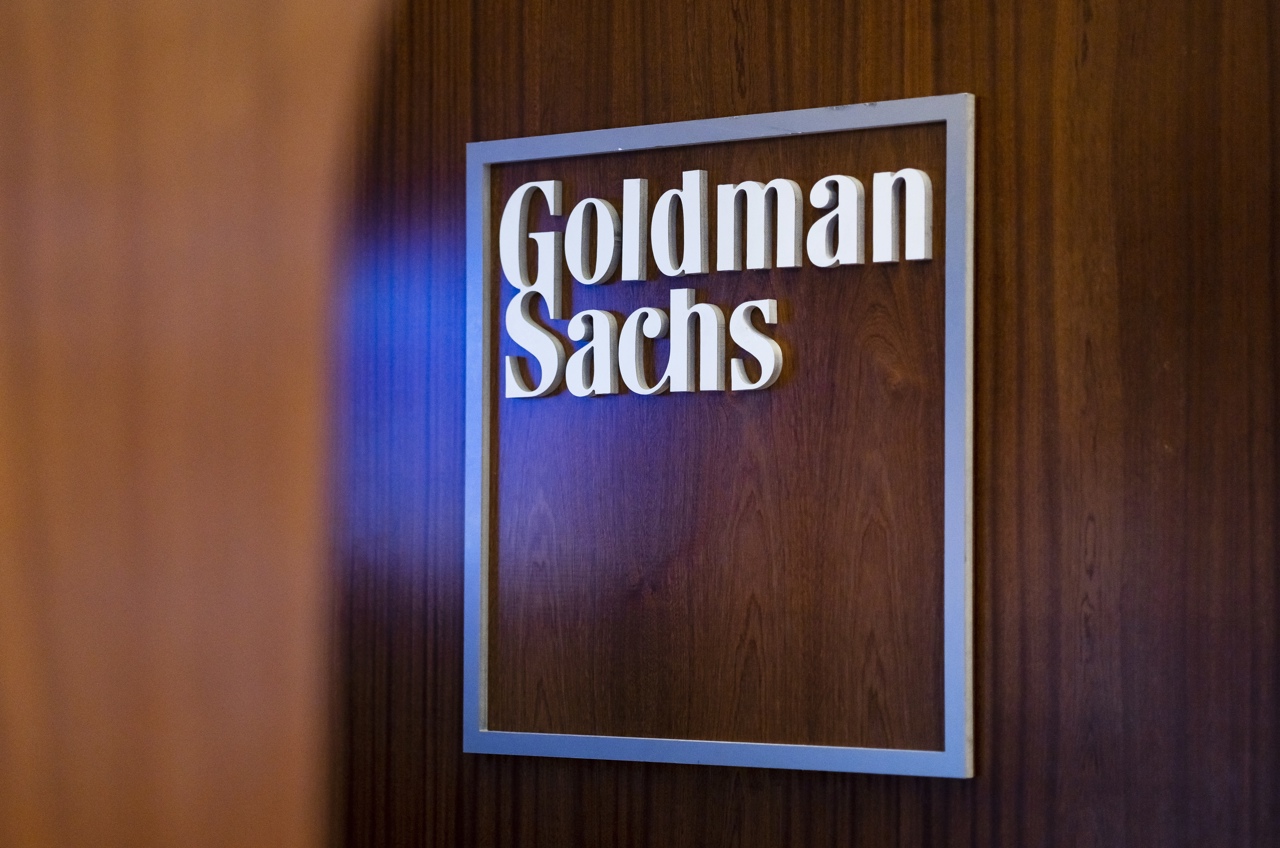 Goldman Sachs pagará 215 millones a 2 mil 800 mujeres para cancelar caso de discriminación laboral