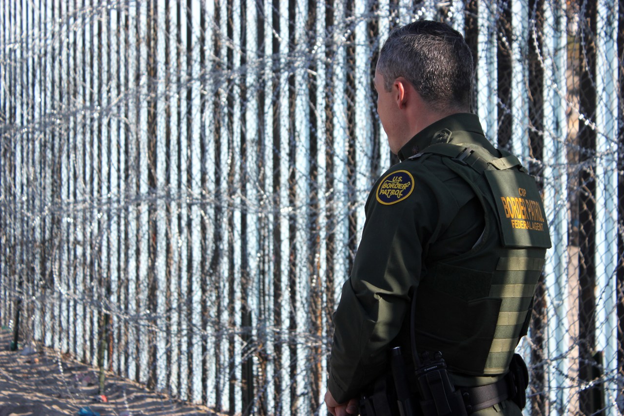 Frontera San Diego-Tijuana: migrantes enfrentan una nueva forma de separación de familias