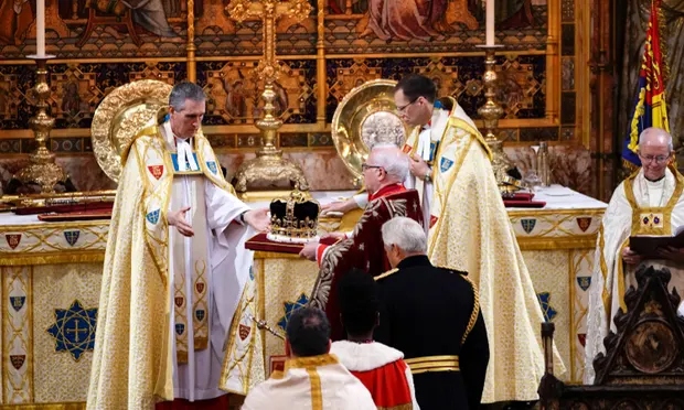 El rey Carlos III y la reina Camila fueron coronados en la Abadía de Westminster