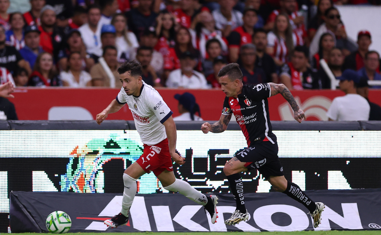 Con gol de Quiñones, Atlas triunfa 1-0 sobre las Chivas en los cuartos de final