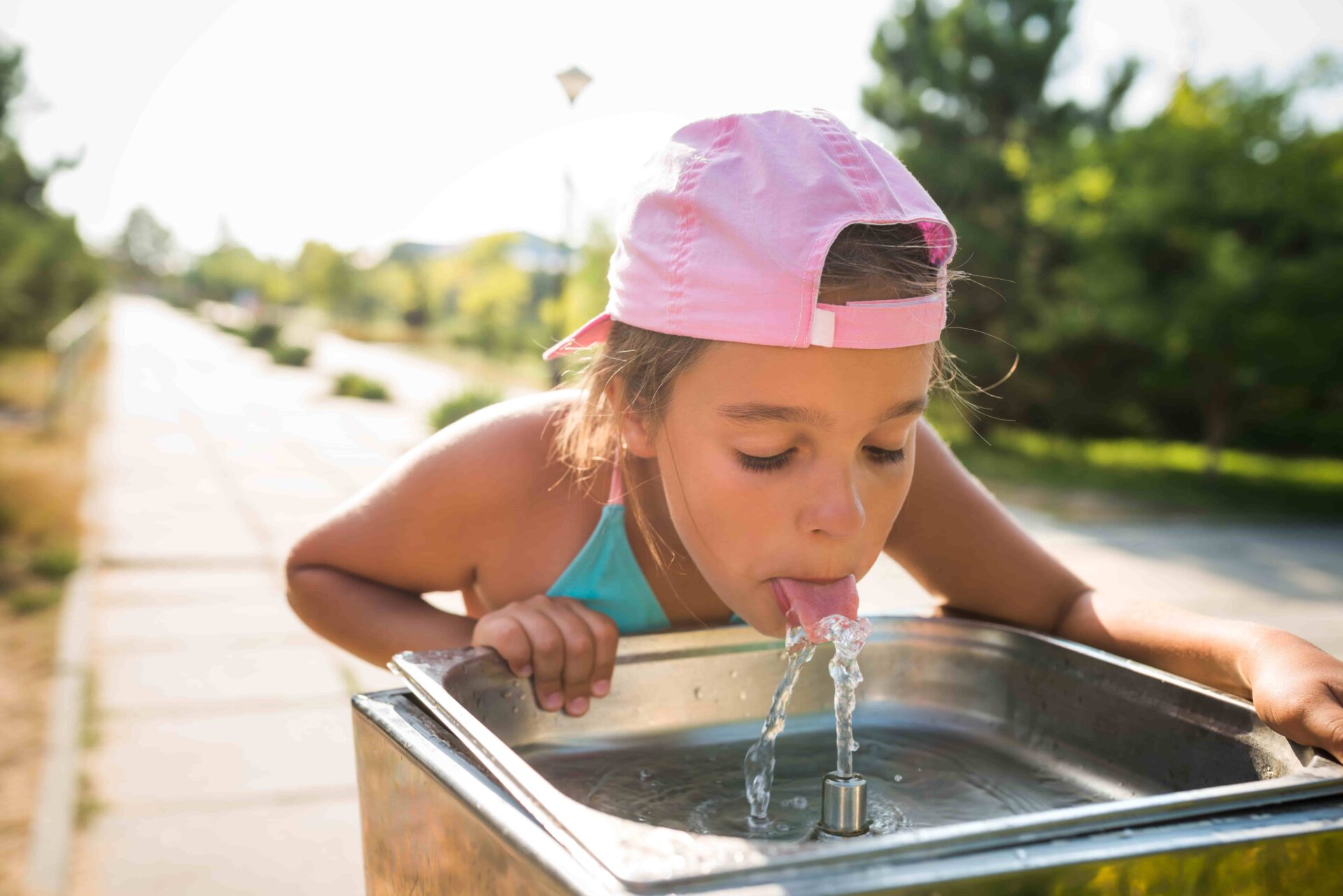 Por qué es bueno beber agua (explicación para niños)