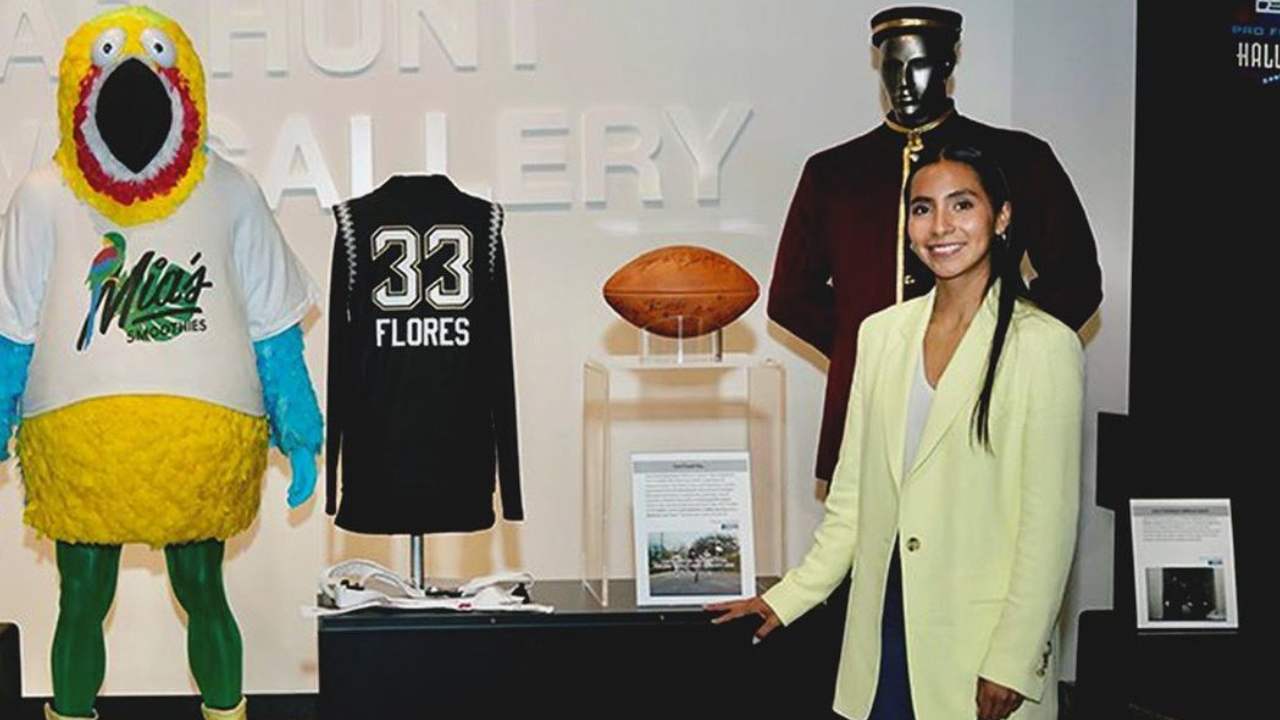 NFL: Diana Flores, primera jugadora de <em>flag football</em> en el museo del Salón de la Fama