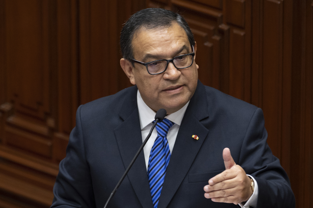 Perú, atacado por presidentes de Colombia y México, dice primer ministro