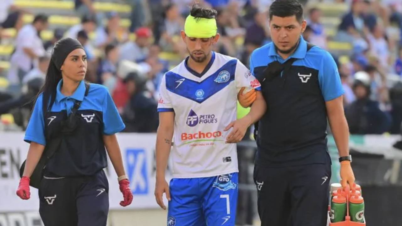 Diego Aguilar quedó con brutal herida tras el partido entre Atlético Morelia y Celaya