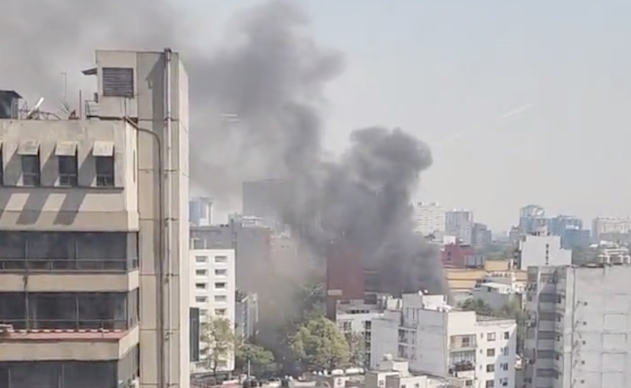 Incendio consume edificio en la Anzures de la Miguel Hidalgo, CDMX
