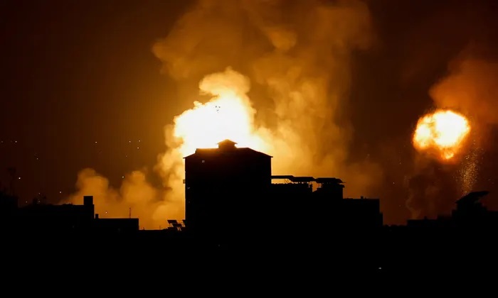 Israel bombardea la Franja de Gaza y mata a tres dirigentes de la Yihad Islámica y a nueve civiles