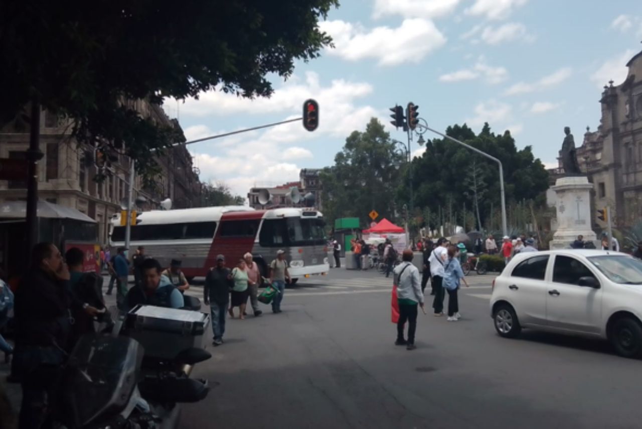 ‘Hasta encontrarlos’: colectivos marchan en CDMX para exigir labores de búsqueda de desaparecidos