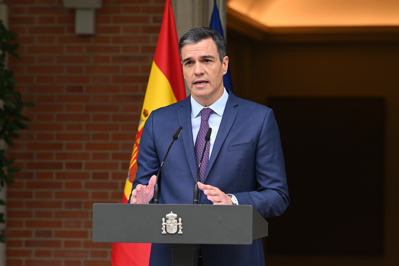 Pedro Sánchez adelanta elecciones en España tras avance de la derecha