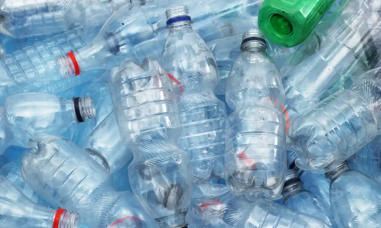 El plástico reciclado puede ser más tóxico y no es una solución, advierte Greenpeace