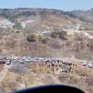 Fiscalía de Jalisco halla restos humanos en bolsas negras en barranca de Zapopan