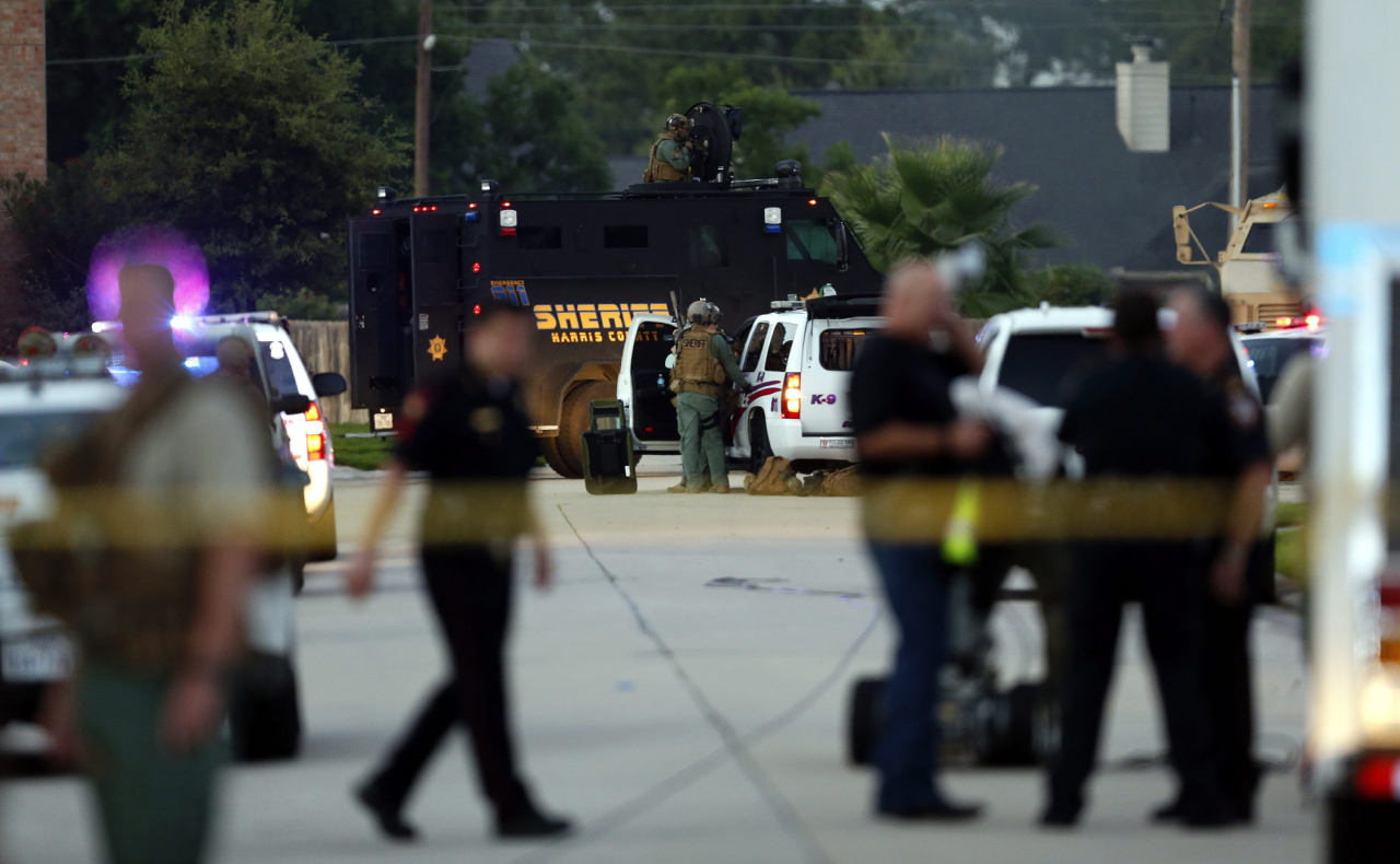Varias personas murieron durante un tiroteo en un centro comercial de Texas