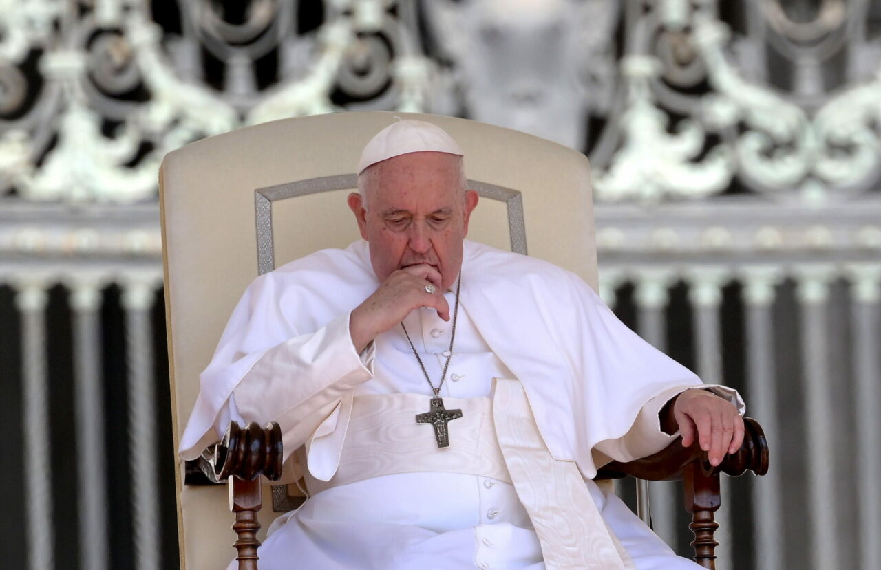 El papa será operado de urgencia por riesgo de obstrucción intestinal