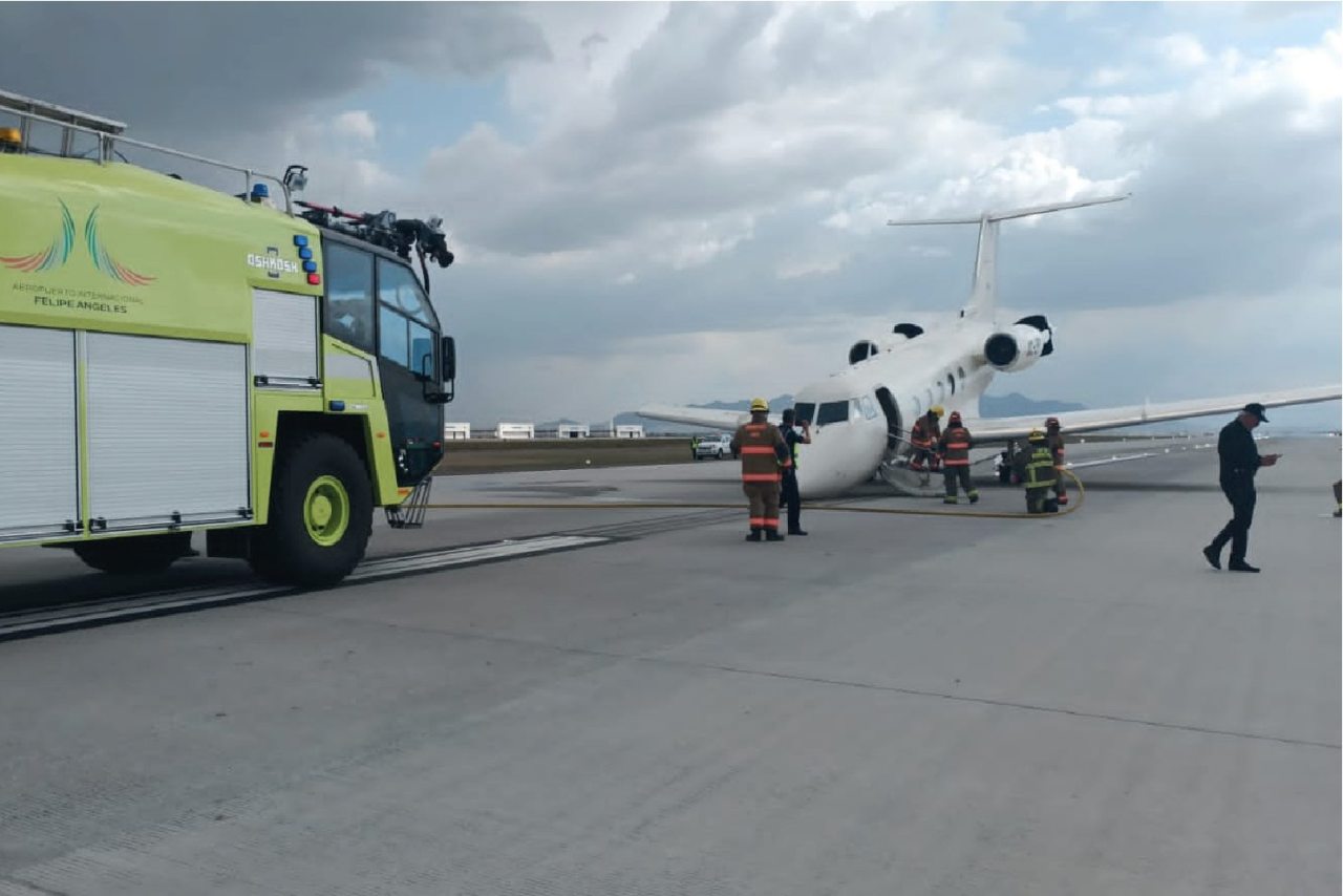 Aeronave de la FGR aterriza de emergencia en el AIFA por fallas