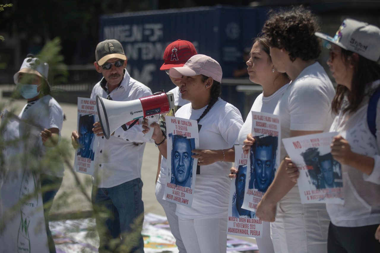 Papás se suman a la búsqueda de sus hijos desaparecidos en México