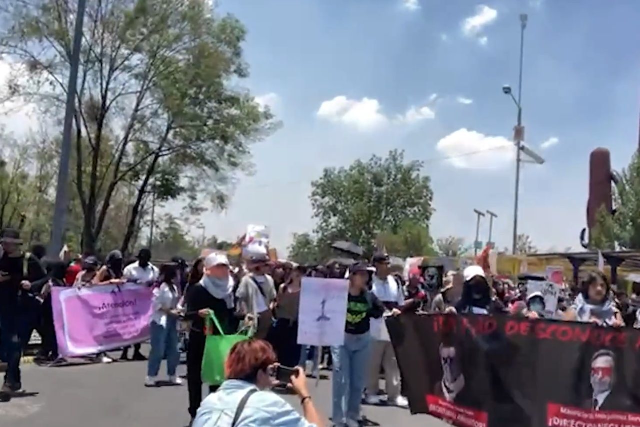 ‘¡Queremos justicia!’: Estudiantes de la FAD marchan en CU para exigir que atiendan sus demandas