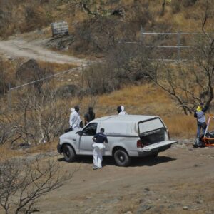 Fiscalía de Jalisco localiza 10 bolsas negras con restos humanos en Zapopan