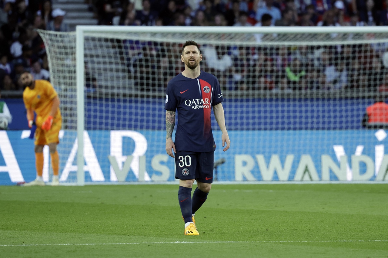 Lionel Messi se despide del PSG entre abucheos y con una derrota ante el Clermont