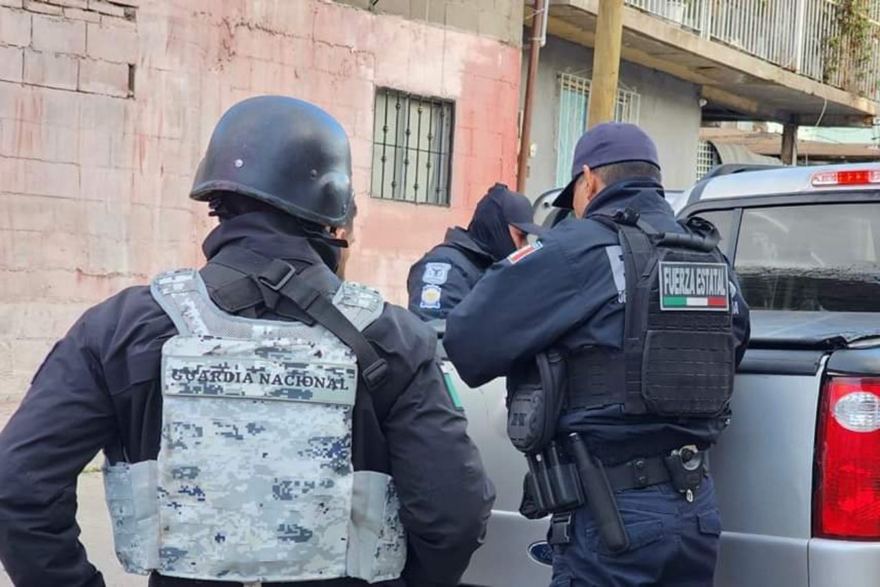 Dos personas son detenidas por llevar 7 cadáveres en una camioneta en Tijuana