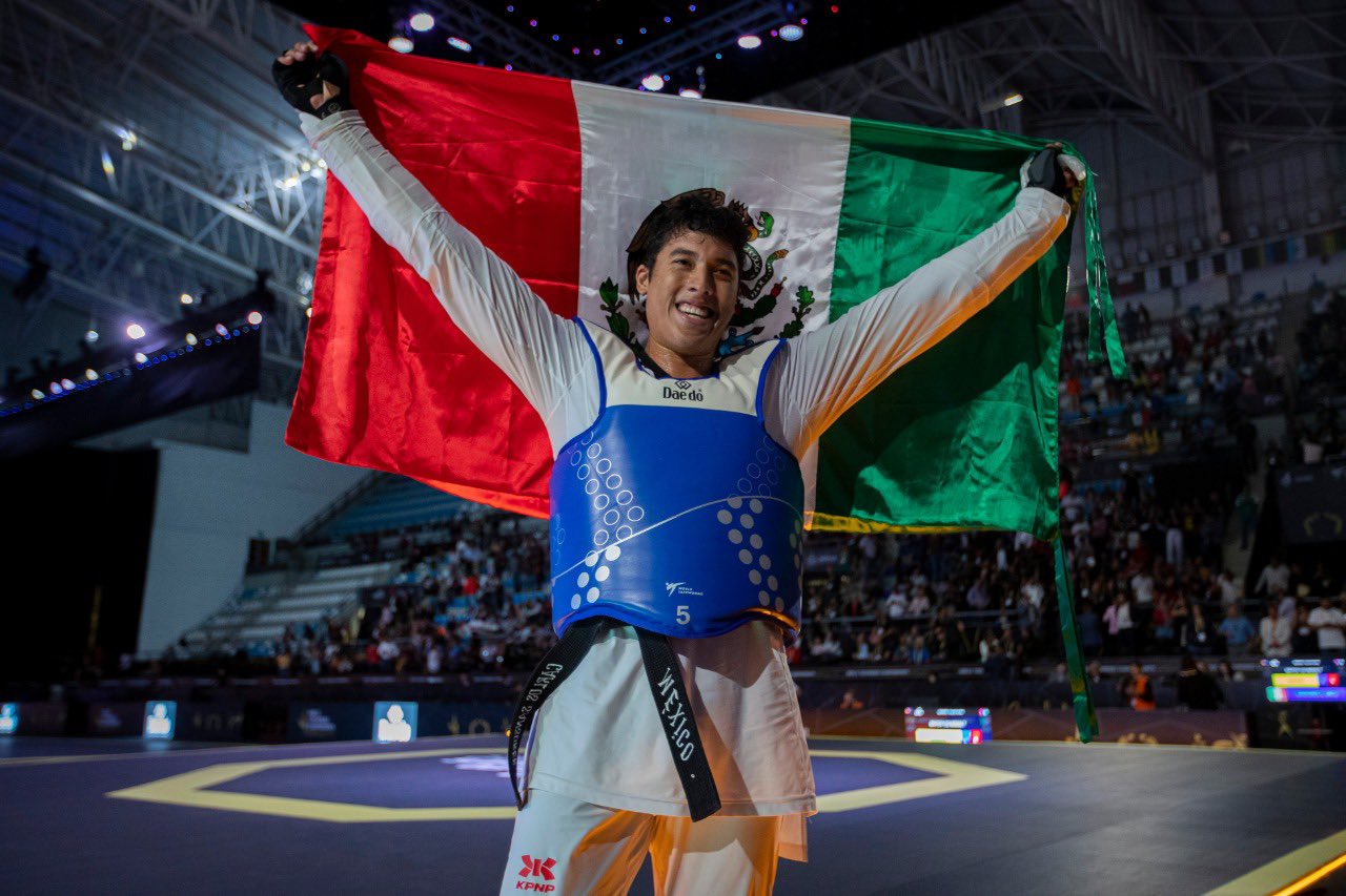 Mexicano Carlos Sansores gana medalla de plata en el Mundial de Taekwondo