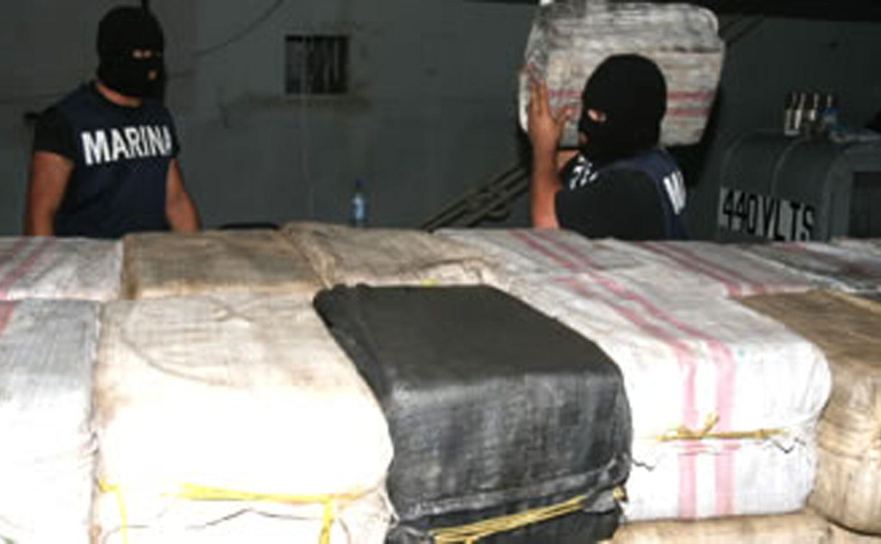Marina incauta un semisumergible con más de 3 toneladas de cocaína en Baja California Sur