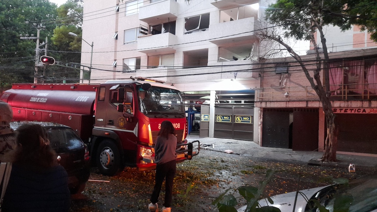 Explosión por fuga de gas deja una persona herida en Benito Juarez, CDMX