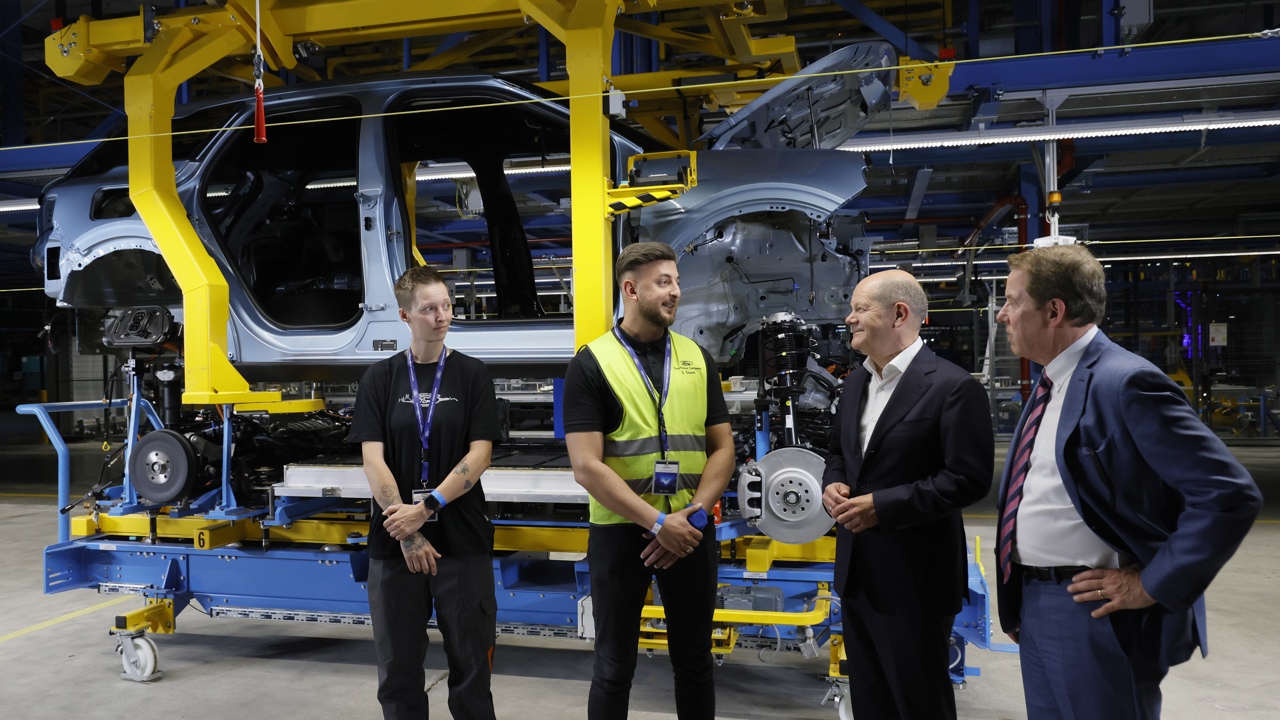 Ford inaugura su primera planta de vehículos eléctricos en Europa