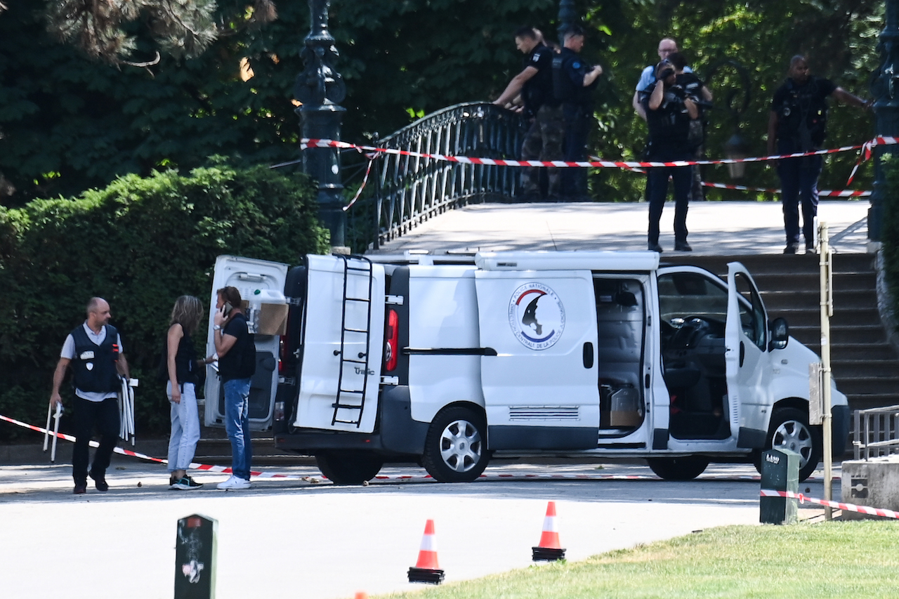 Hombre hiere a cuatro niños en un ataque con cuchillo en Francia