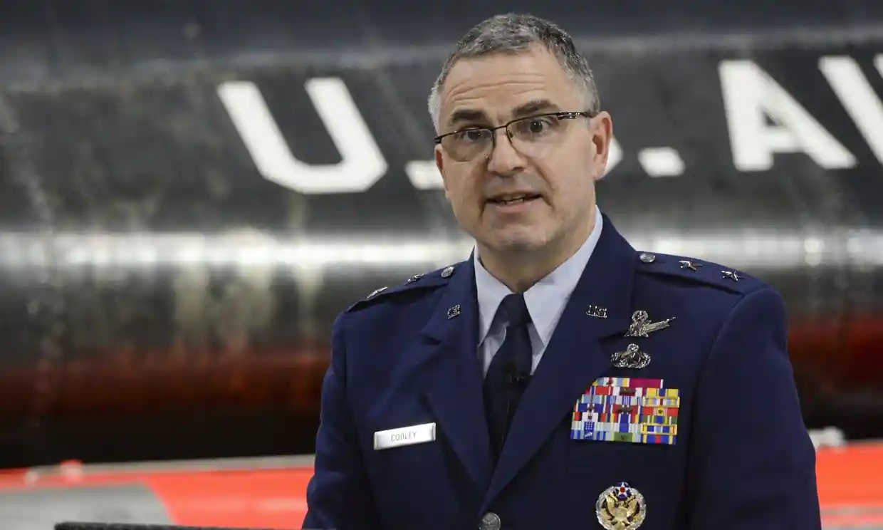 General de la Fuerza Aérea de EU pierde su rango tras condena por agresión sexual