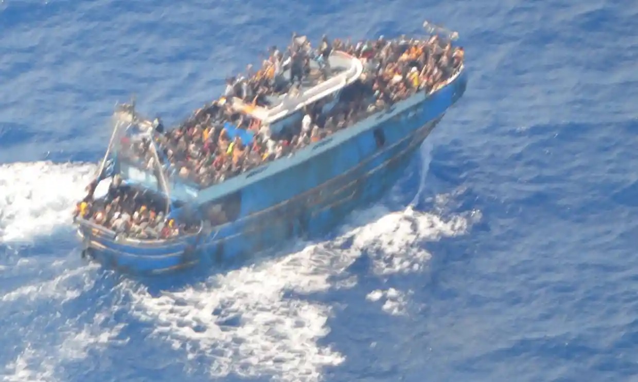 El gasto millonario en el rescate del Titan indigna a familias de víctimas del naufragio en Grecia