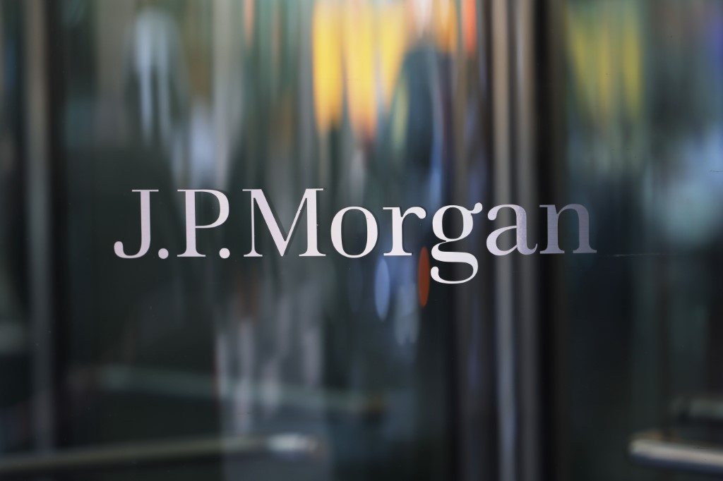 Para evitar juicio, JPMorgan pagará 290 mdd a víctimas de Jeffrey Epstein