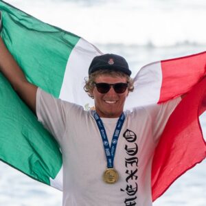 El mexicano Alan Cleland gana el mundial de surf 2023