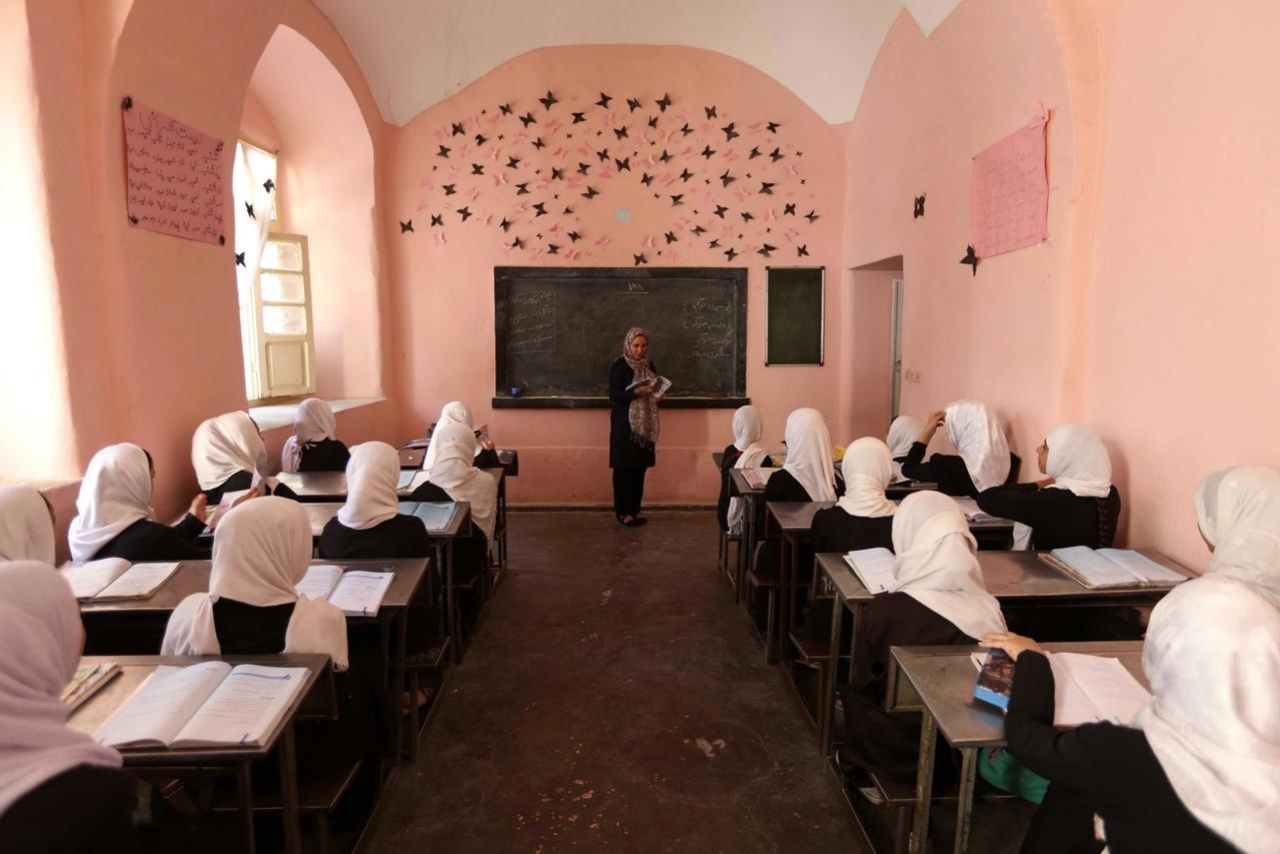 Al menos 82 niñas fueron envenenadas en colegios de Afganistán