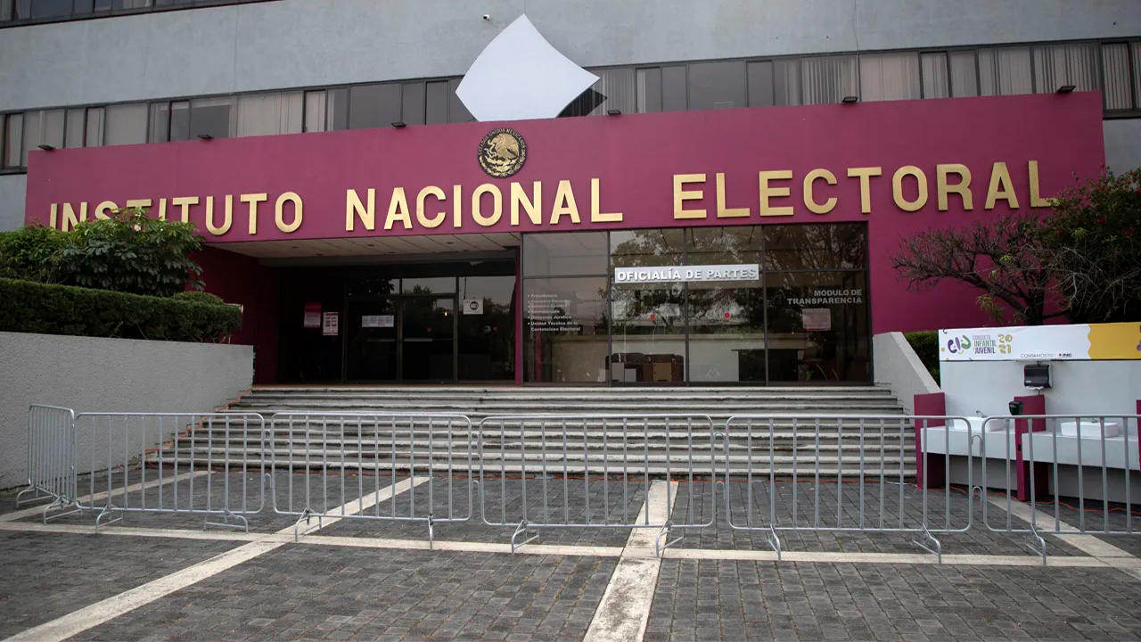 PRD denuncia a Morena ante el INE por adelantar selección de candidato presidencial