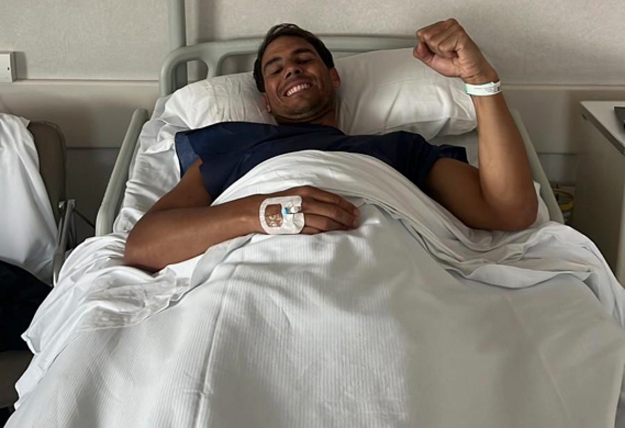 El tenista español Rafael Nadal necesitará cinco meses más para su recuperación