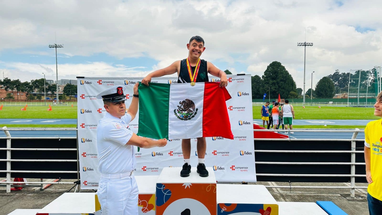El mexicano Roberto Mendoza gana 3 medallas de oro en las olimpiadas especiales