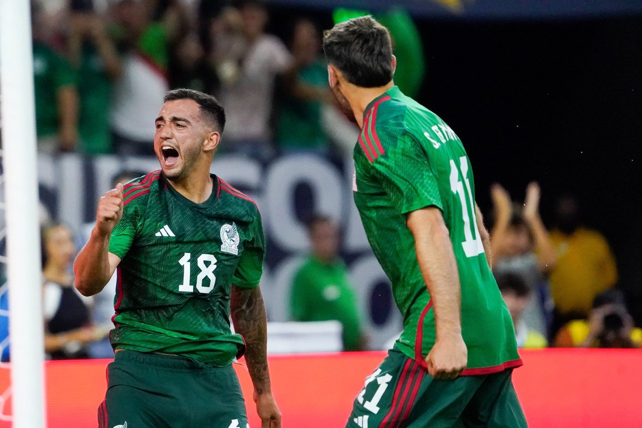 México se cura las heridas y golea 4-0 a Honduras en debut de Copa Oro