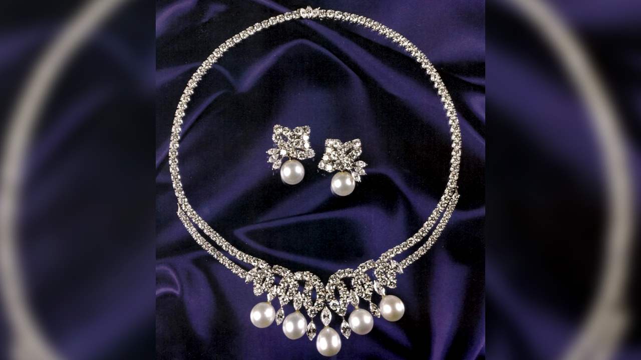 La subasta de las joyas que Diana lució antes de morir, cancelada tras una venta privada