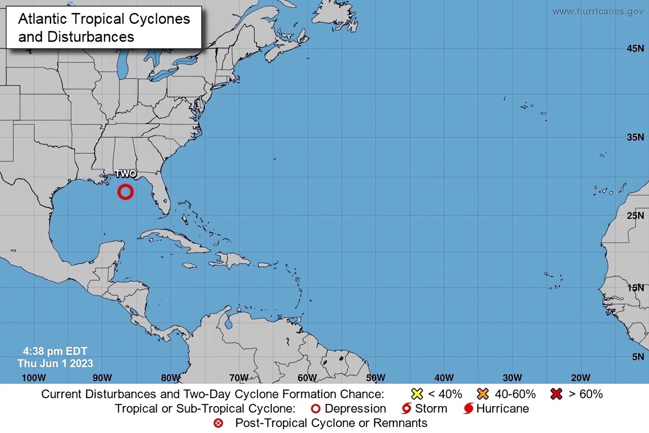La depresión tropical situada en el Golfo de México avanza lentamente
